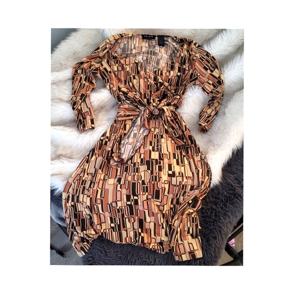 Abstract Dress 👗 - Picture 1 of 4